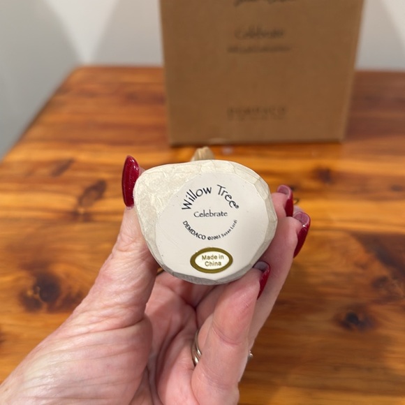 NIB Willow Tree by Demdaco "Celebrate" Figurine - Picture 3 of 5